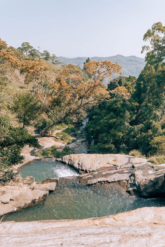 Diyaluma Falls: A Spectacular Waterfall in Sri Lanka